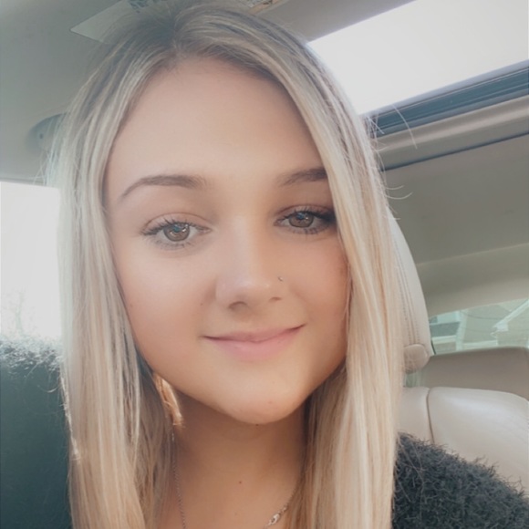 Meet your Posher, Taylor - Picture 1 of 1